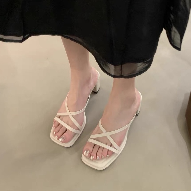 Sandal Nữ Quai Mảnh Gót Vuông Xinh Xắn Dễ Đi D9