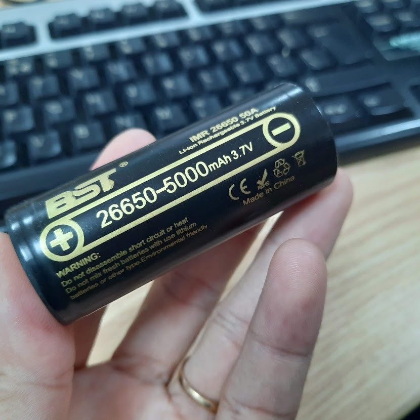 Pin li-ion 3.7v 26650 BST 5000mah xả cao 50A 2 đầu phẳng