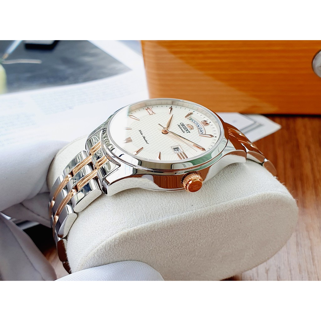 Đồng hồ nam Orient Automatic SEV0W001WH đẹp sang trọng