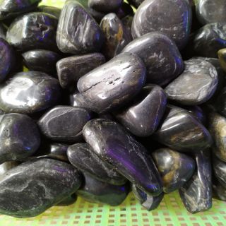 1KG - Sỏi cuội siêu bóng. Hàng nhập khẩu TQ. Siêu đẹp rải nền bể , rải gốc cây.