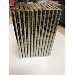 Nam châm viên 5x5 mm, loại nam châm trắng đất hiếm nhỏ.