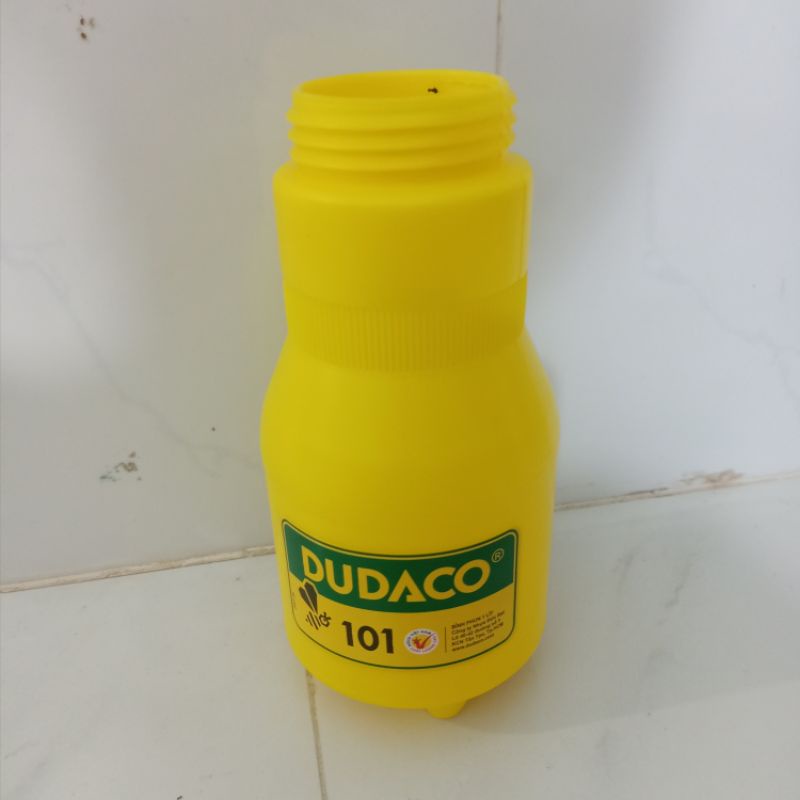 Bình xịt tưới cây Dudaco 1 lít chuyên dụng cần dài