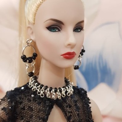 Phụ kiện Búp bê: Vòng cổ, bông tai Búp bê Barbie Handmade làm từ Xích, cườm đen và khoen mạ bạc Bộ Trang sức mini tự làm