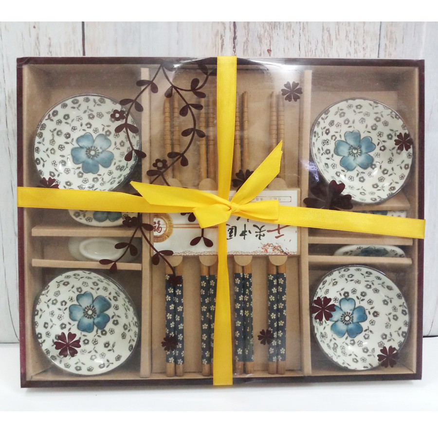 Bộ 4 bát chấm sứ + đũa