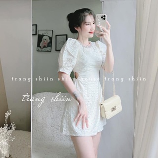 ĐẦM TRẮNG CỔ TRÒN ĐÍNH ĐÁ KHOÉT EO