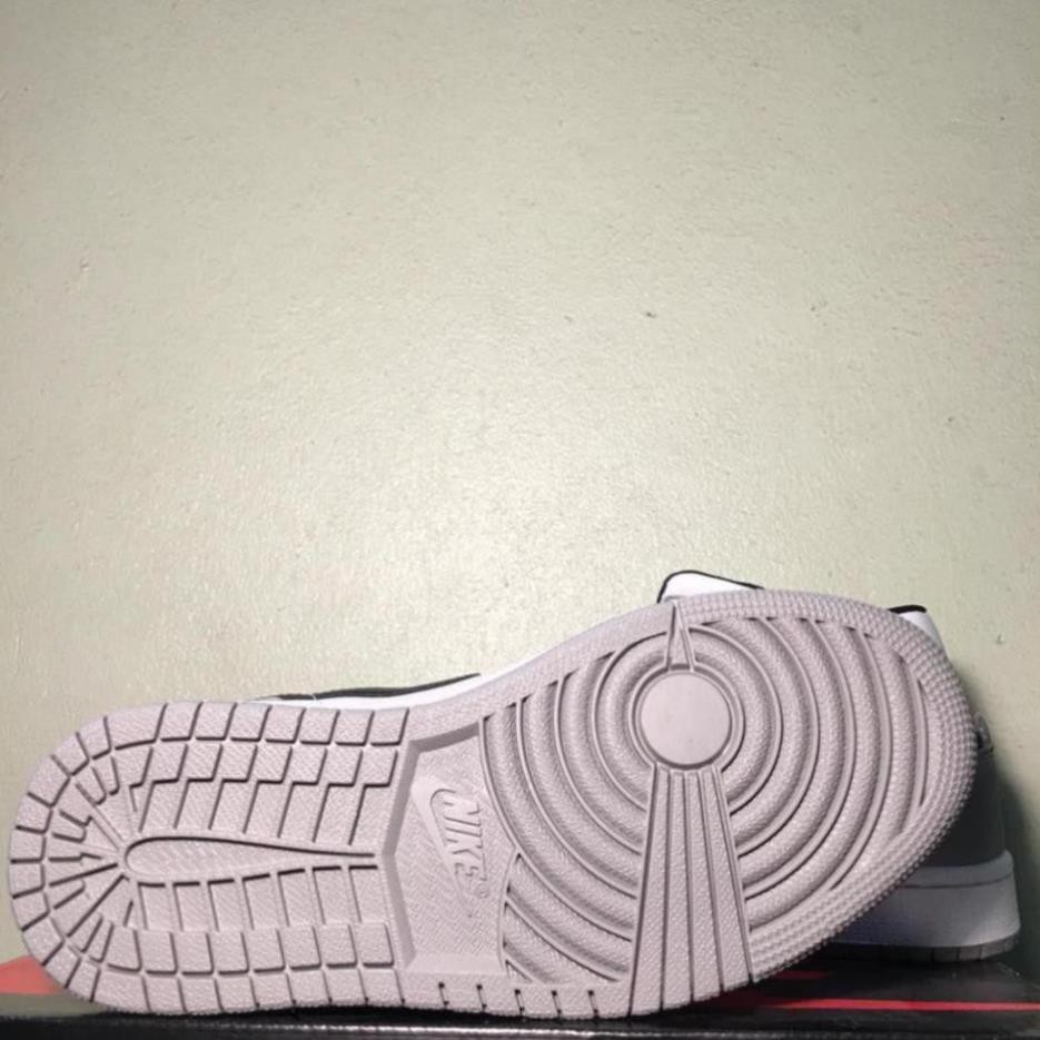 Giày Thể Thao Jordan 1 Cổ Cao Mid Older Kids' Shoe Xám Trắng Cao cổ | BigBuy360 - bigbuy360.vn