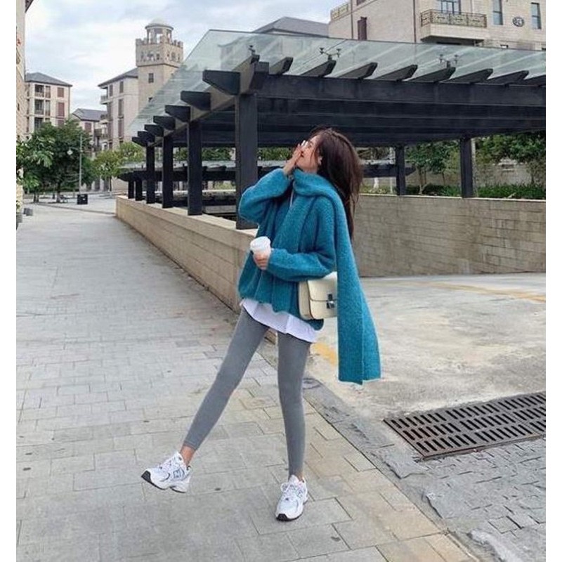 Áo len lệch vạt kèm khăn