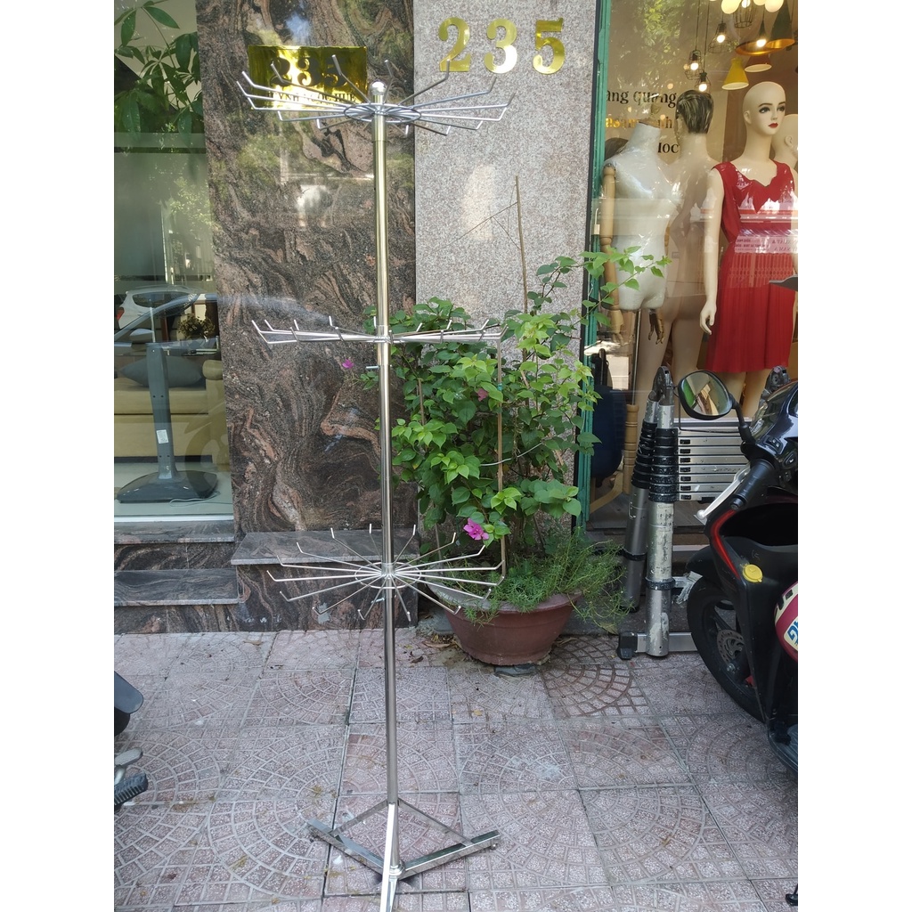 Cây inox xoay 3 tầng giá treo phụ kiện