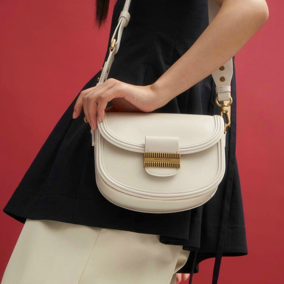 Túi ví CNK EMBELLISHED mẫu đang on web của charles and keith chất da cao cấp chuẩn hãng Store