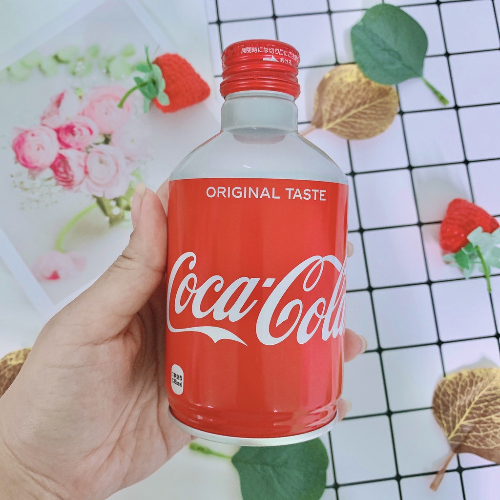 COCA COLA NẮP VẶN CHAI NHẬT BẢN 300ML (DATE: 2023)