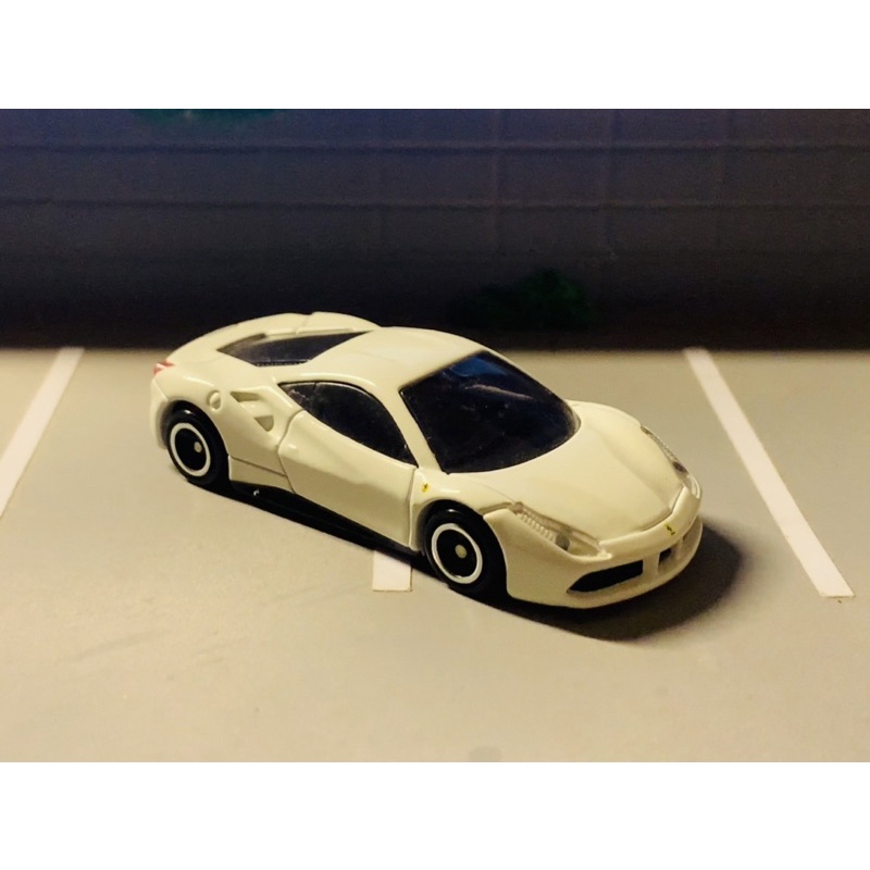 Hobby Store xe mô hình Tomica Ferrari 488GTB Trắng