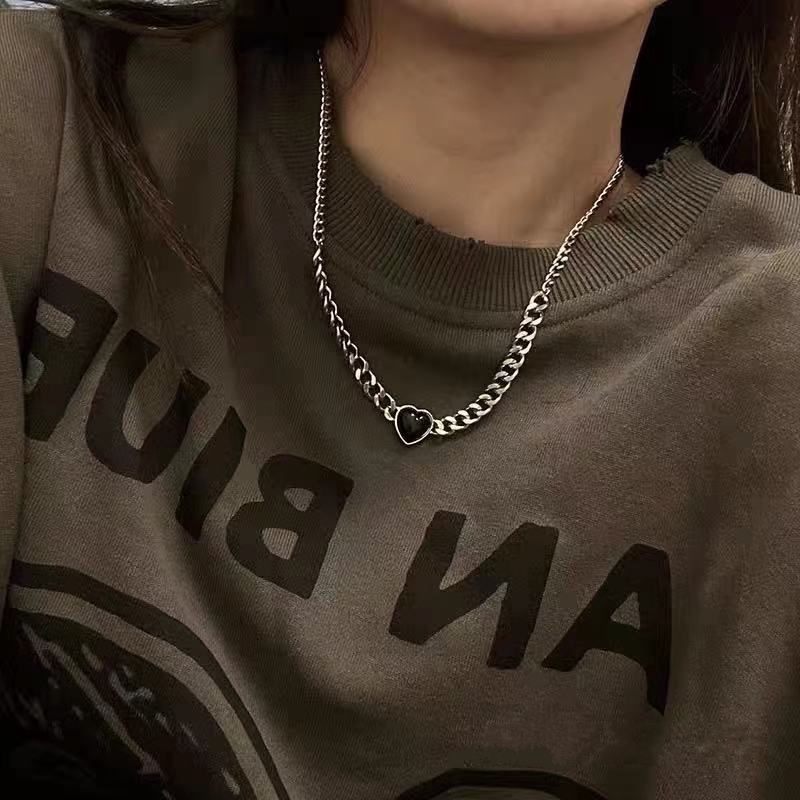 Mới Vòng cổ Hình Trái Tim Phối Màu Đen Phong Cách hip hop Thời Trang Cho Nữ