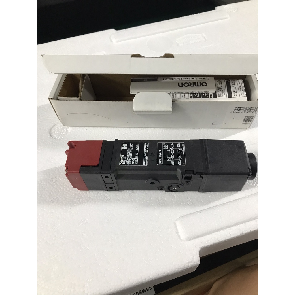 *(XẢ KHO)Công tắc an toàn D4SL-N2AFA Omron - D4SL-N2AFA