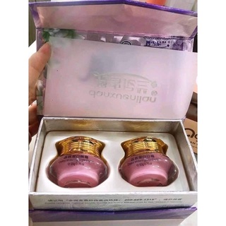 Bộ đôi hoàng cung hồng
