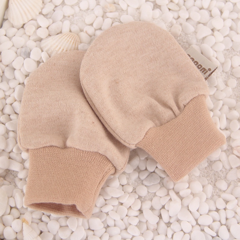 Set phụ kiện sơ sinh bao tay chân, mũ, yếm cao cấp Popom