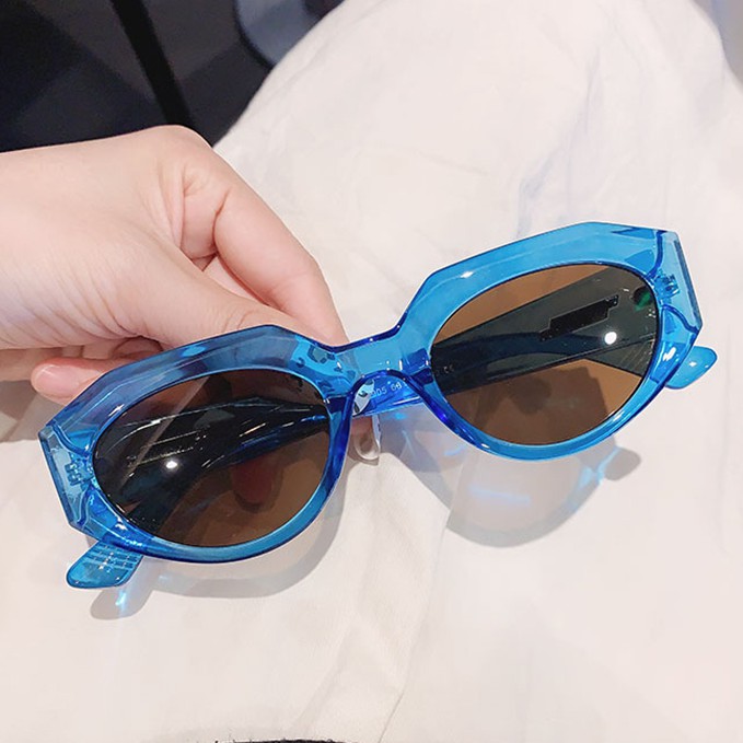 Kính mát nữ gọng tròn thời trang