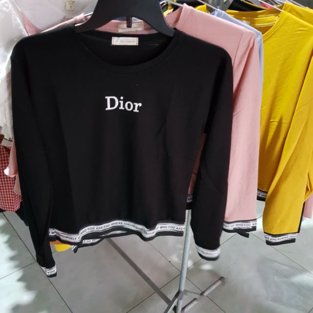 Áo thu đông chất giấy đẹp ảnh tự shop chụp ..bao chất bao giá rẻ nhất vbb đủ màu sắc cho ce lựa nhé hàng sịn đét luôn ạ.