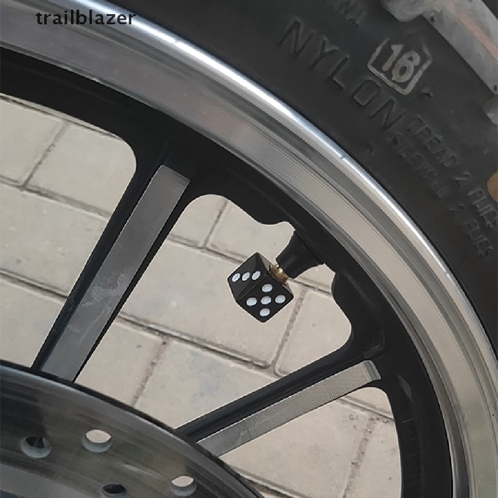 Nắp Van Bánh Xe Hơi / Xe Tải Hình Xúc Xắc Chống Bụi Bẩn Tiện Dụng