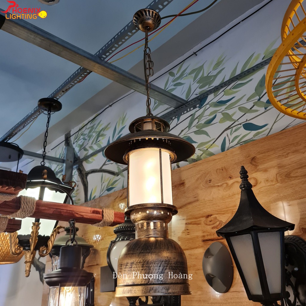 Đèn măng xông kiểu dáng cổ điển trang trí quán cafe nhà hàng hầm rượu