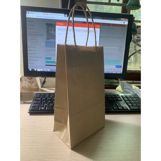 Túi giấy Kraft có quai