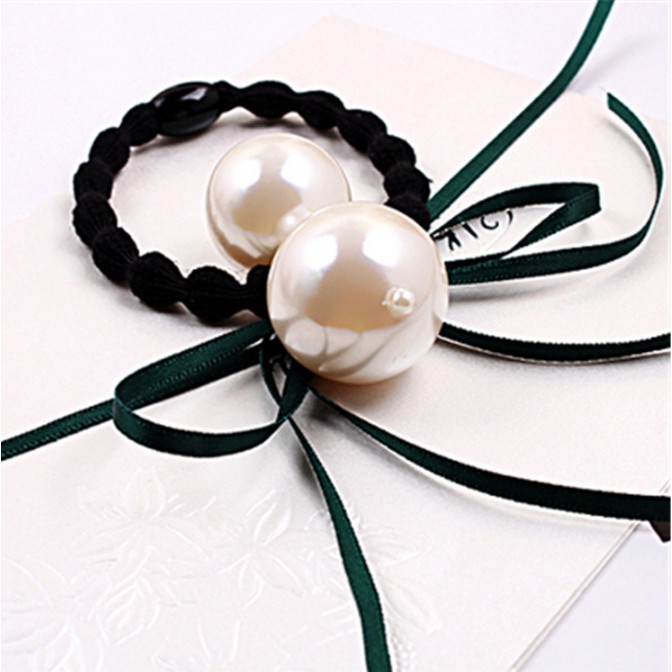 cột tóc phong cách hq hai châu trắng, thắt nơ. mẫu y hình vì hình shop tự chụp nha các bạn. hàng có sẵn.