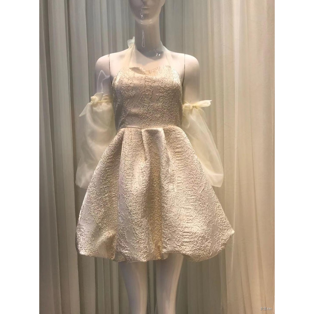 Váy công chúa nữ chạy trốn màu trắng Pháp mùa hè 2021 mới ngọt ngào tính khí một dây hở lưng