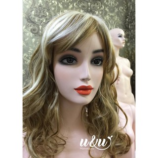 Manocanh nữ tạo dáng
