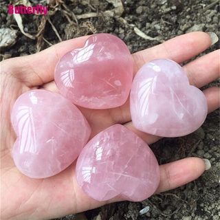 1 viên đá thạch anh hình trái tim màu hồng