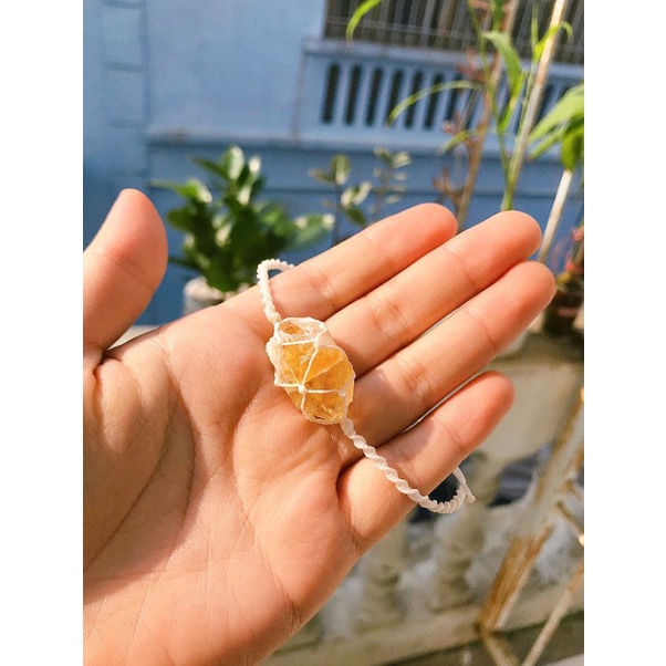 Vòng tay citrine macrame
