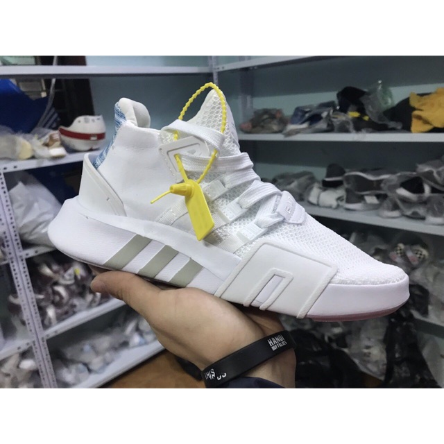 Giày EQT