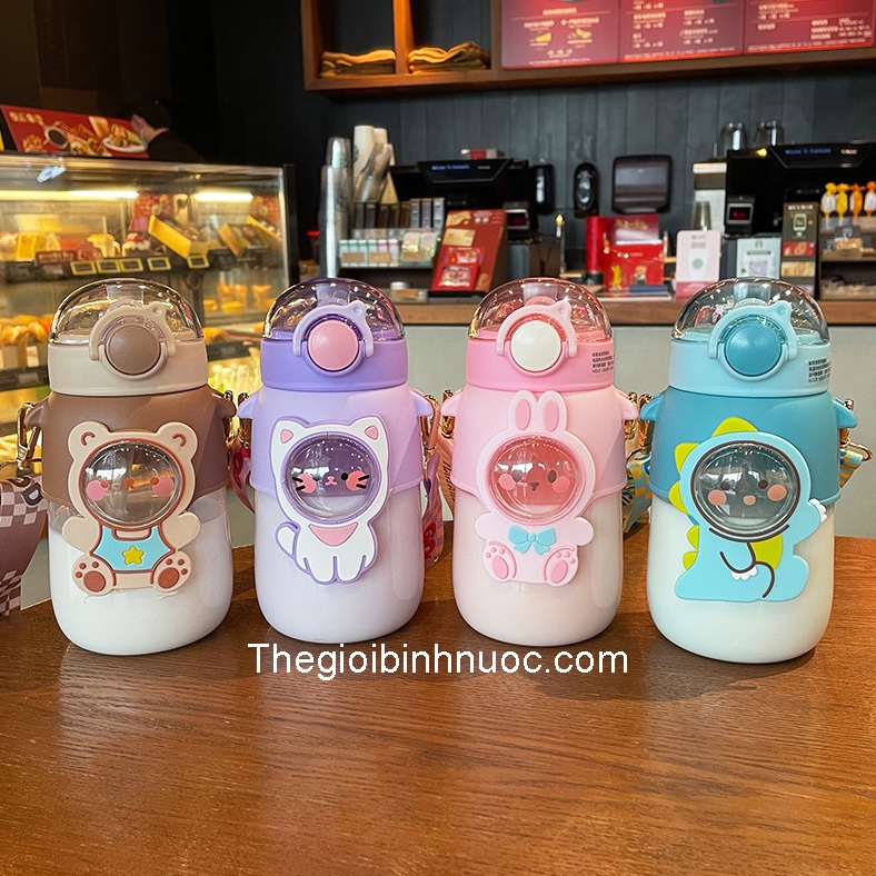 Bình nước cho em bé 700ML Tặng Kèm Dây Đeo Chéo N233