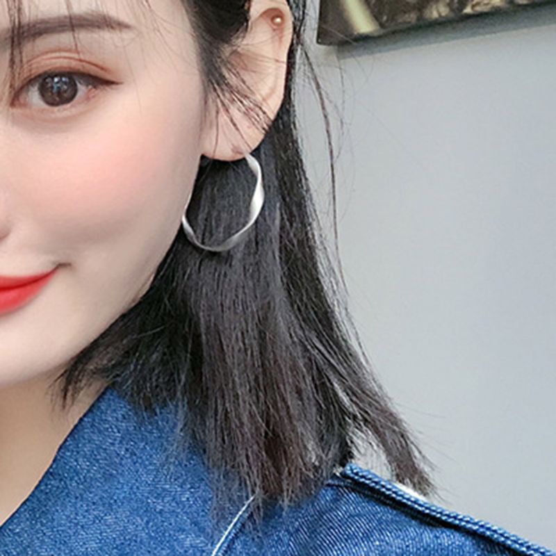 Khuyên Tai Tròn Họa Tiết Xoắn Ốc Phong Cách Phương Tây Cổ Điển Dành Cho Nữ