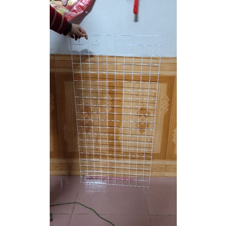 Tấm mành sắt khổ 50x100cm để treo đồ, trang trí góc siêu thị mầm non