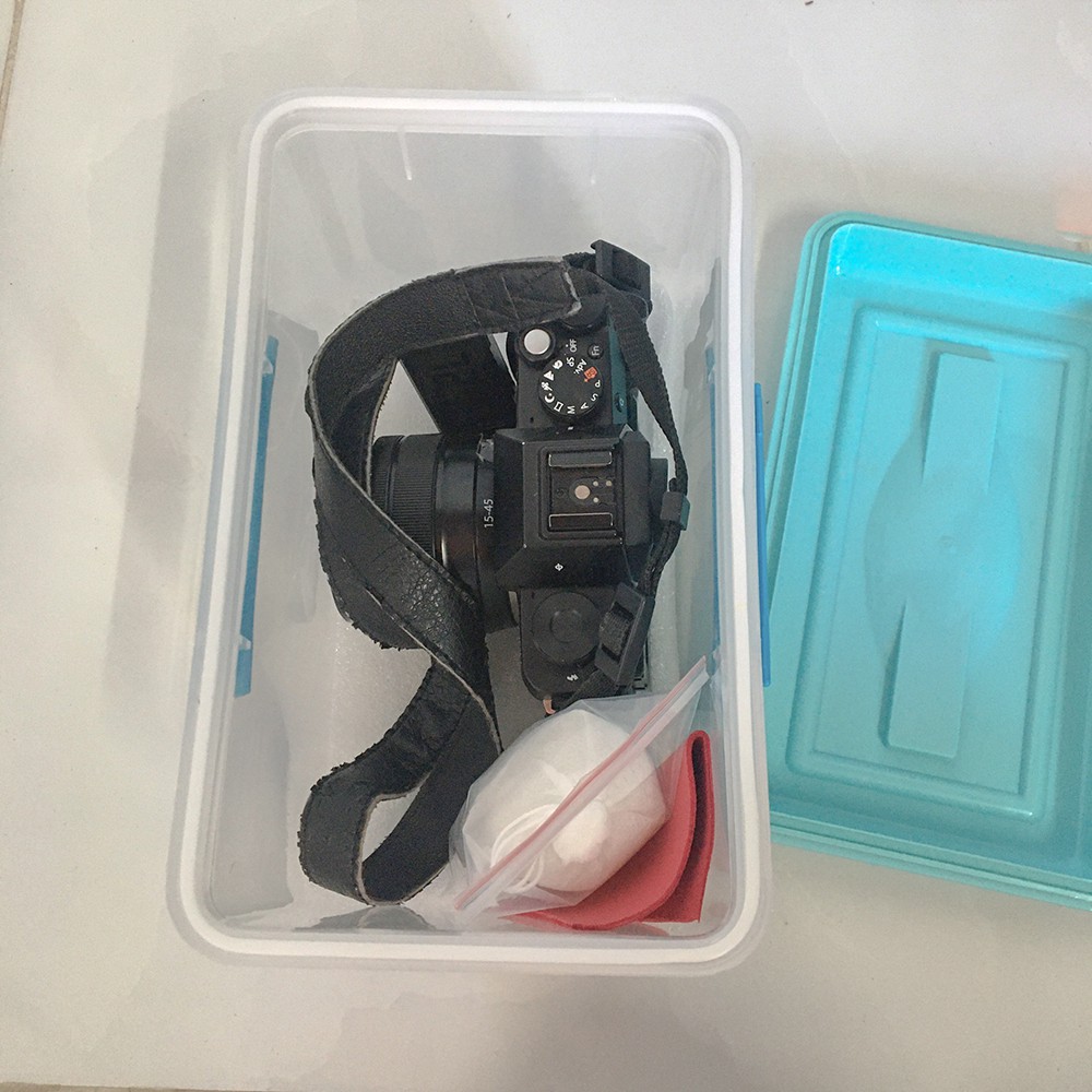 Combo hộp chống ẩm siêu mini 3 lít dòng 2 khóa bảo quản máy ảnh film và mirroless (đựng vừa 1 body + lens kèm theo)
