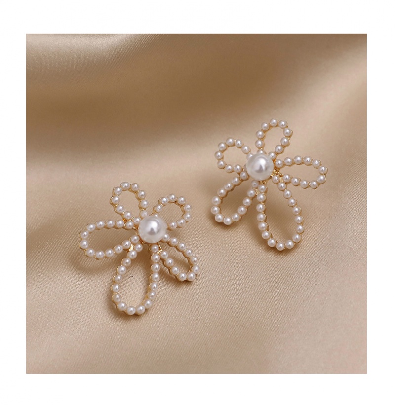 Đôi Khuyên Tai Hình Hoa Đính Kim Cương Giả Thời Trang Cho Nữ