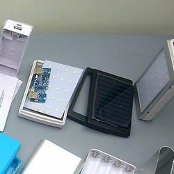 box sạc dự phòng 5 cell