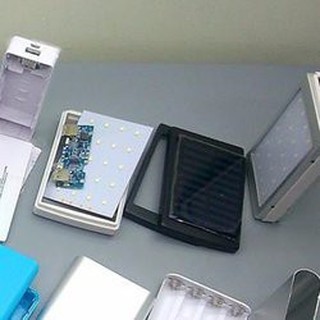 box sạc dự phòng 5 cell