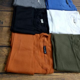 Áo tay dài Croptop mềm mịn co dãn tốt.