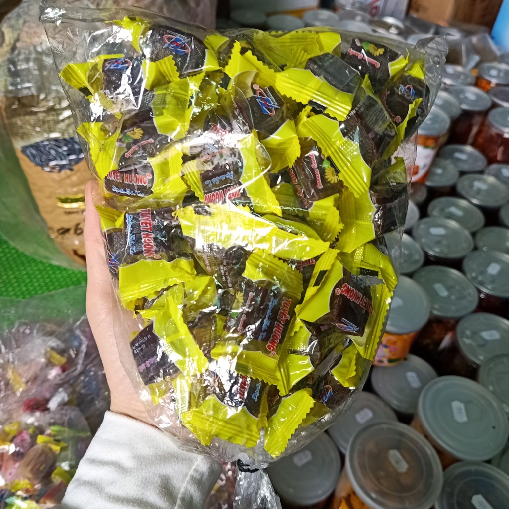 Kẹo Chuối, Kẹo Chuối Gừng Đậu Mè Bến Tre Hương Vị Thơm Ngon, Bánh kẹo Tết 2022 - Túi 200gr & 500gr