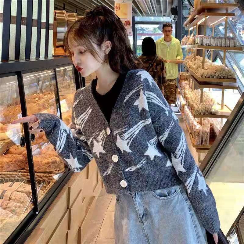 【ZHELIHANGFEI】Áo Cardigan Dệt Kim Tay Dài Cổ Chữ V Dáng Rộng Phong Cách Preppy Dễ Phối Đồ