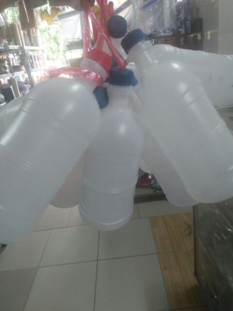 CAN NHỰA 1L