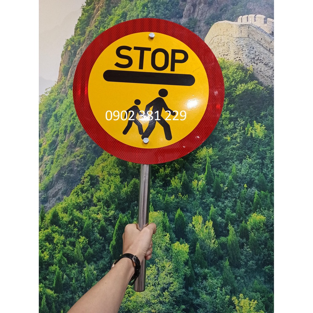 [KHUYẾN MÃI] Biển báo phản quang cầm tay STOP cho người đi bộ, cho đội nhóm - hình thật