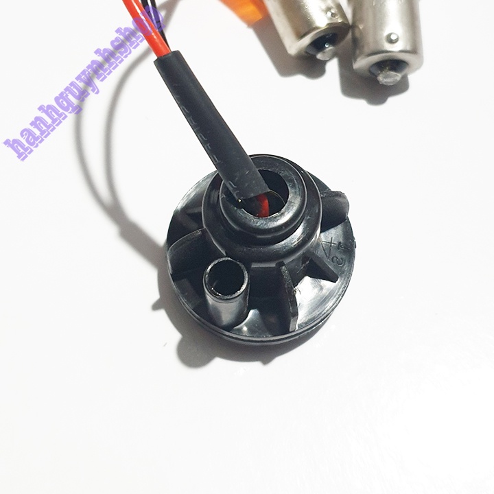 Đui Đèn Hậu Đèn Lùi Đèn Xi Nhan Ô Tô Chân Cài 1 Tóc