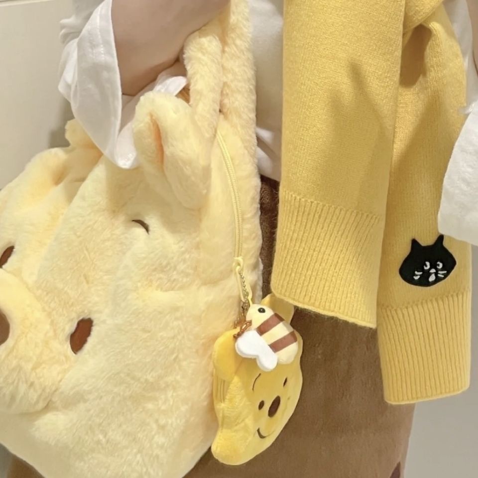Túi Xách Đeo Vai Cỡ Lớn Bằng Lông Mềm Họa Tiết Gấu pooh Dễ Thương