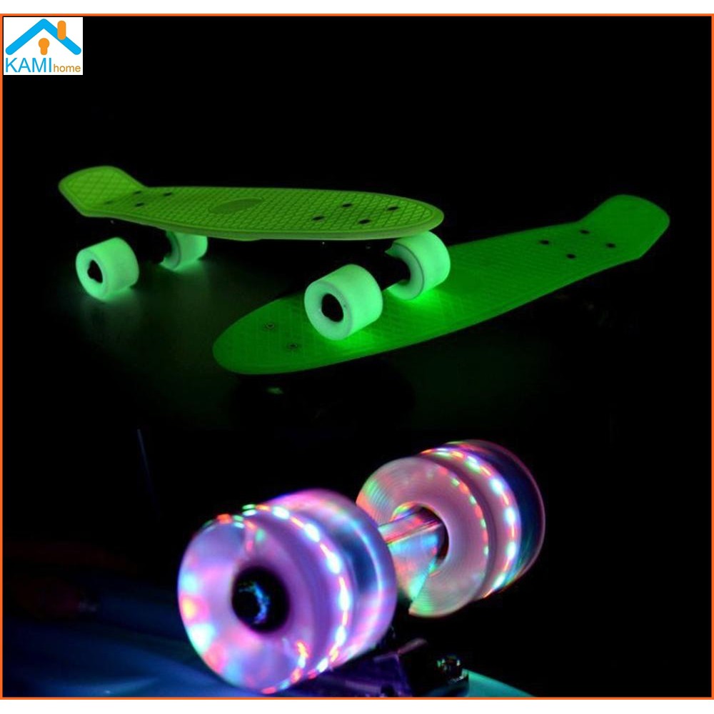 Van trượt skateboard trượt bánh có đèn led