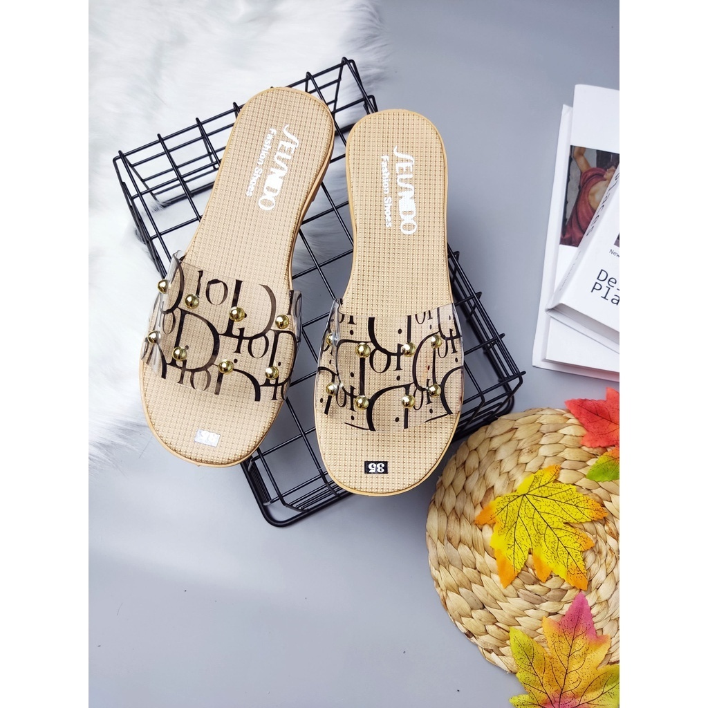 Dép nữ quai trong suốt đính đá vàng thời trang dễ phối đồ phong cách mới cho nữ