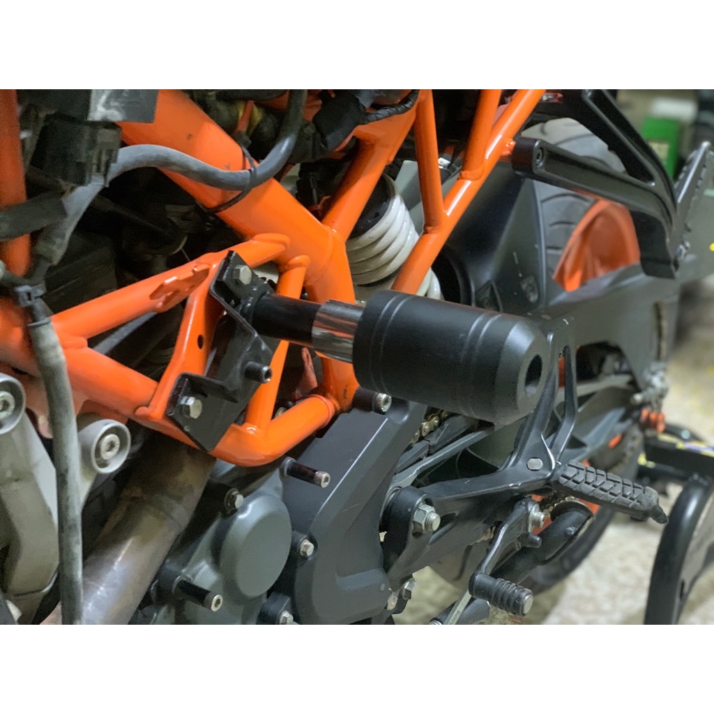 Gù chống đổ kiểu Z1000 nhựa ABS cao cấp gắn các dòng xe máy Exciter Winner PKL Z1000 Z300 ,R15V3, MT15, TFX