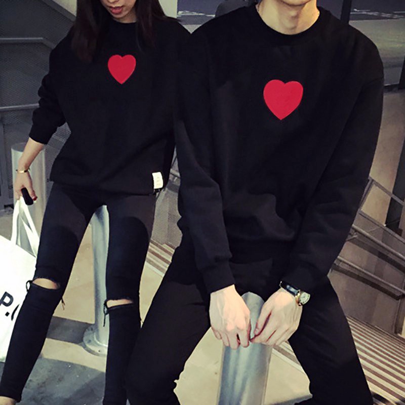 Áo Sweater Đen Trái Tim Cặp Đôi