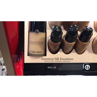 Kem Nền Giorgio Armani Luminous Silk Foundation
