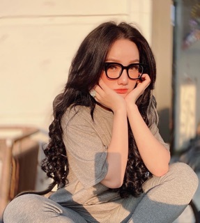 Kính vuông siêu hot 2020